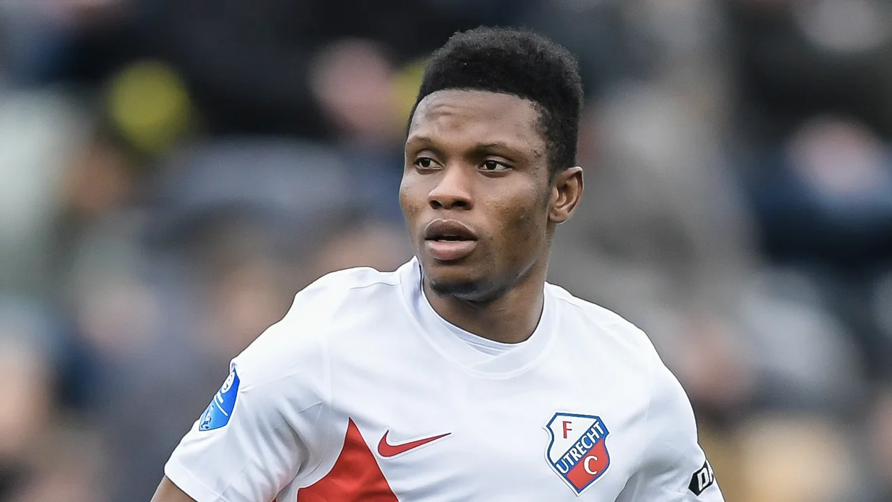 FC Twente huurt aanvaller Abass tot einde van het seizoen