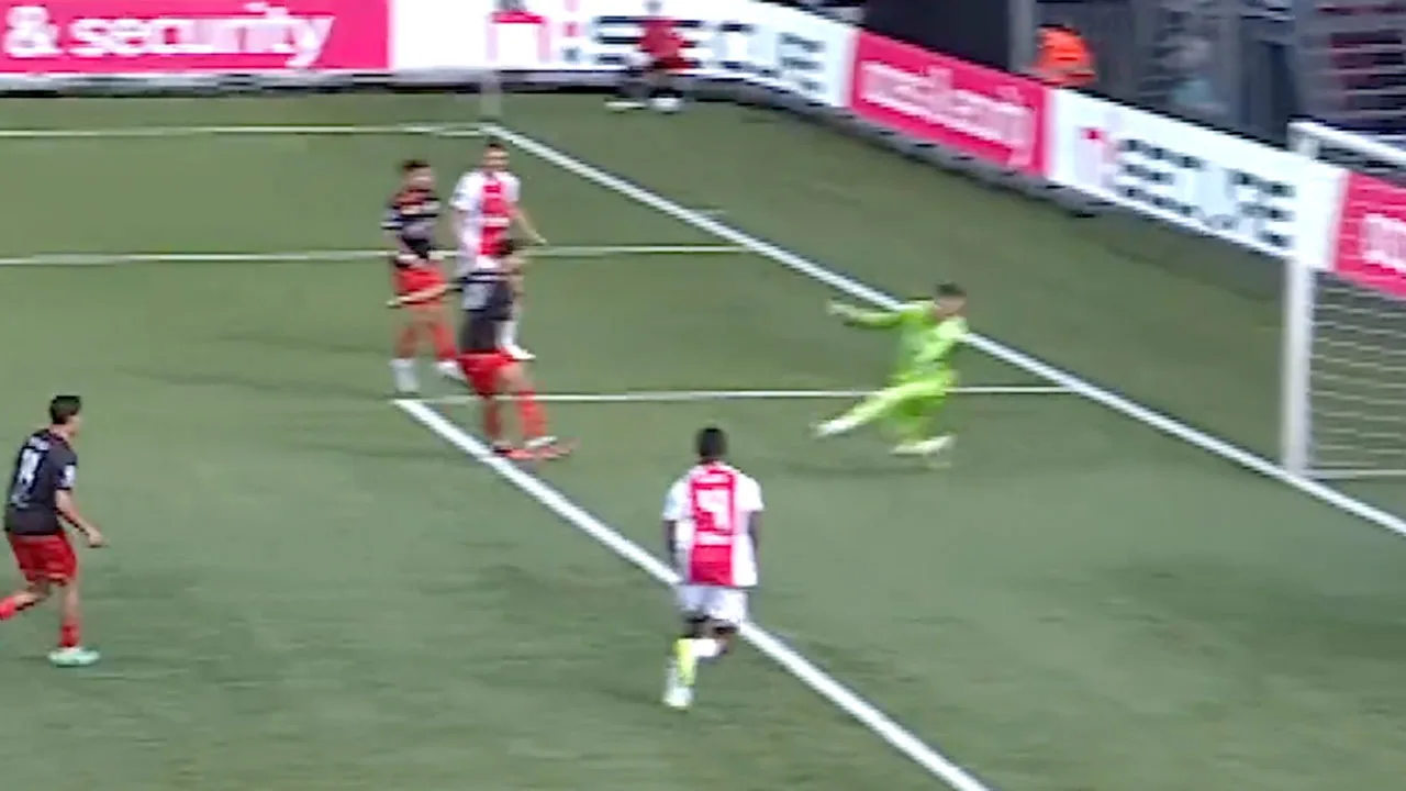 Excelsior komt op voorsprong tegen Ajax door fout Medić