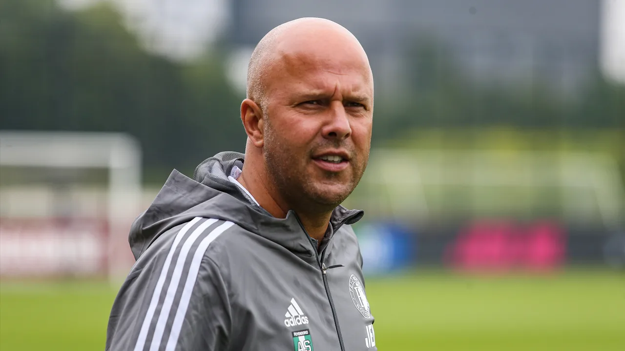 Arne Slot test positief op corona