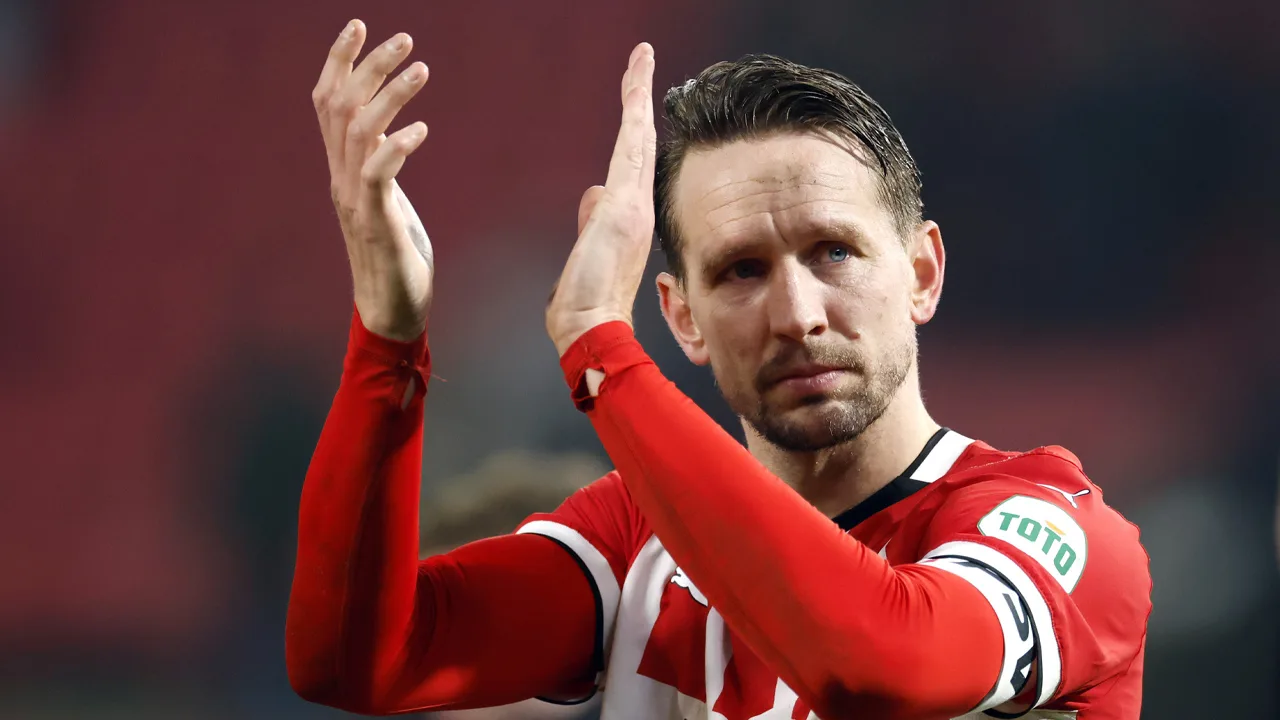 'PSV-bekendmaking verkleint kans op nieuw contract Luuk de Jong'