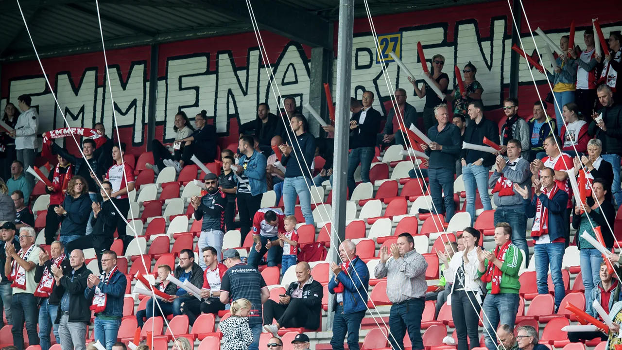 Fans beperkt welkom in play-offs betaald voetbal