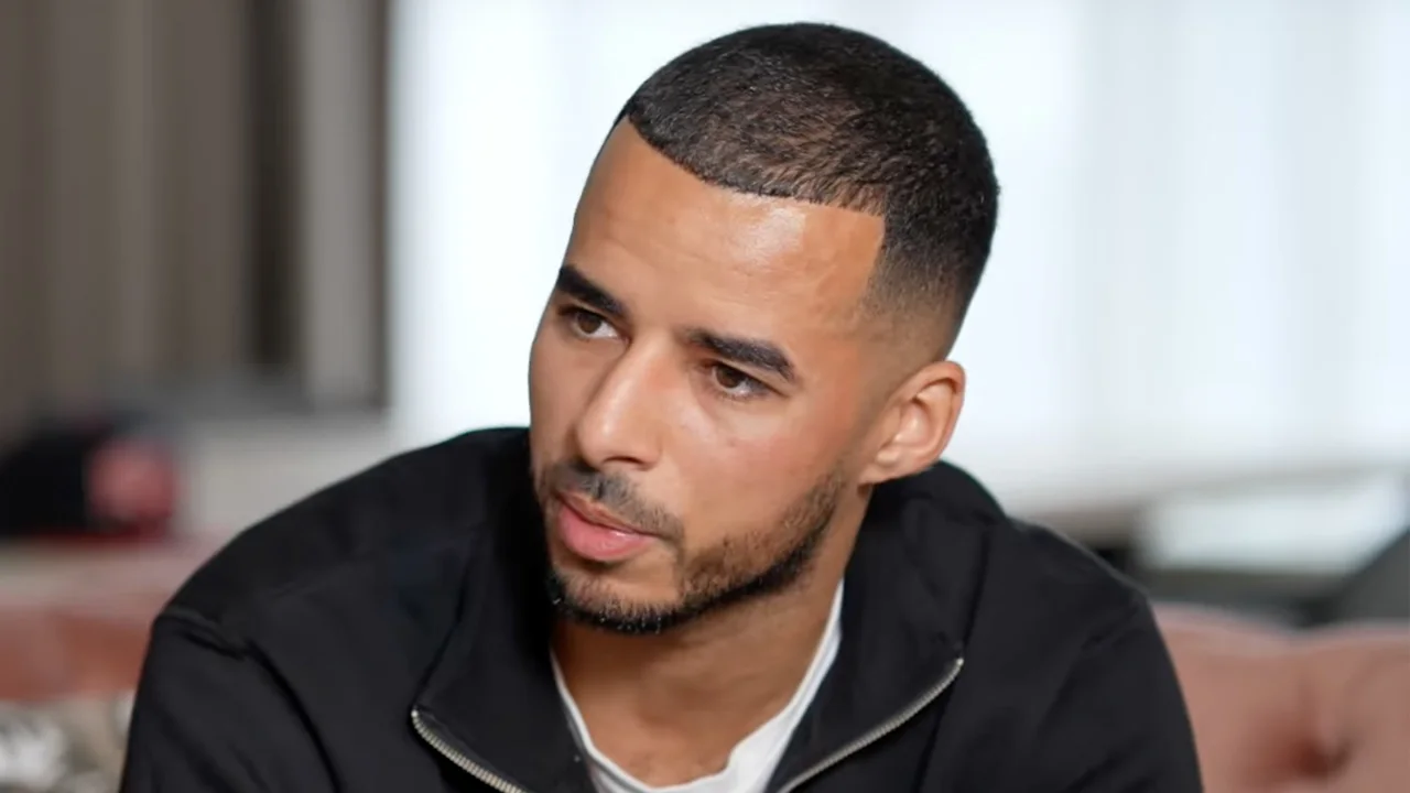 El Yaakoubi geeft redenen voor weigeren OneLove-band en foto met spandoek