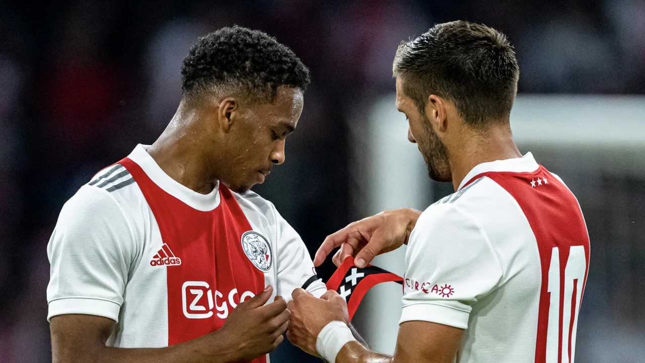 'Bayern München nóg niet uitgewinkeld in Amsterdam: óók vierde Ajacied in beeld'