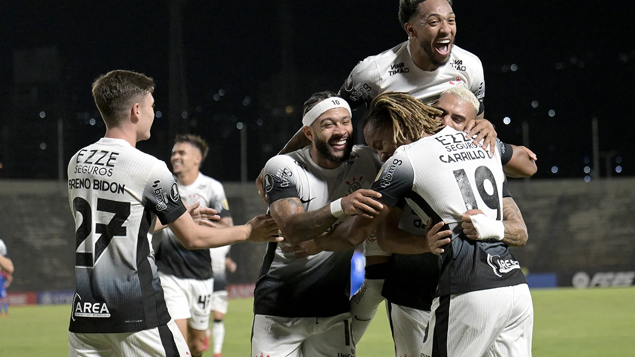 Video: Memphis Depay debuteert met assist in Copa Libertadores