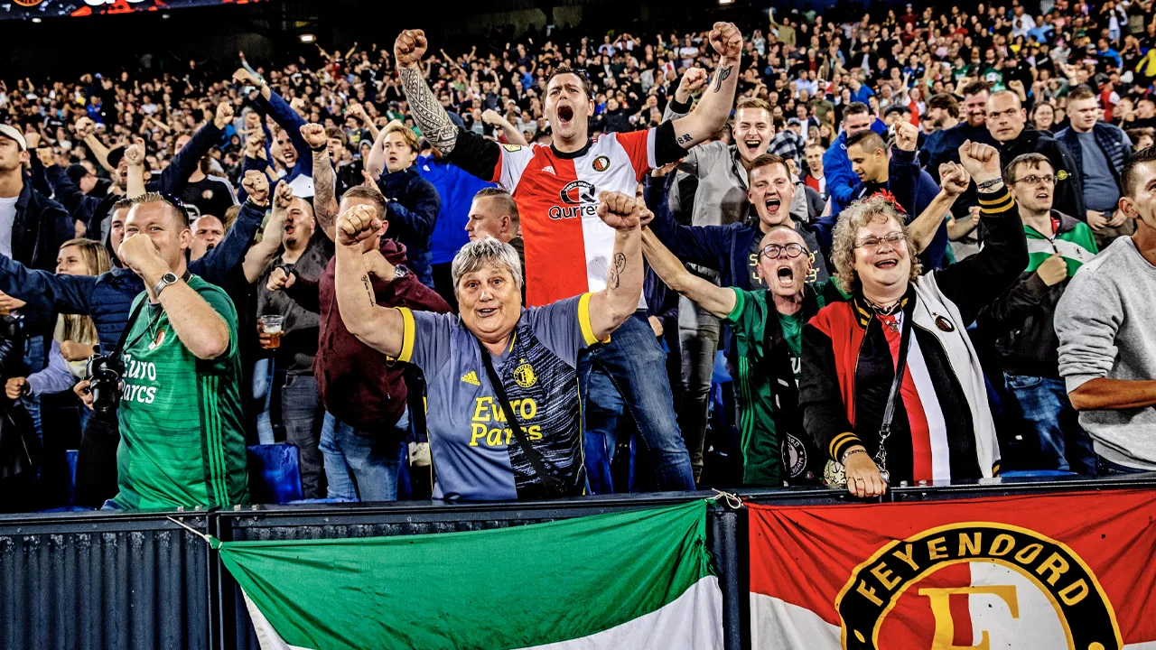 Goed nieuws voor betaald voetbal: 'OMT adviseert stadions te openen'