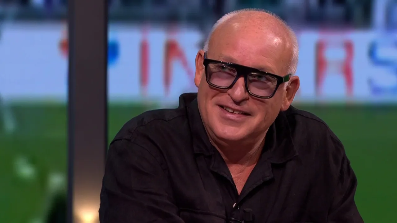 René keert met lekker kleurtje terug op TV: 'Mijn bolletje gaat natuurlijk héél snel'