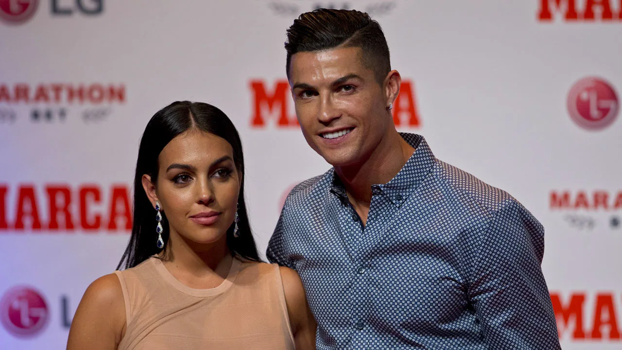Cristiano Ronaldo vraagt vriendin Georgina Rodriguez ten huwelijk
