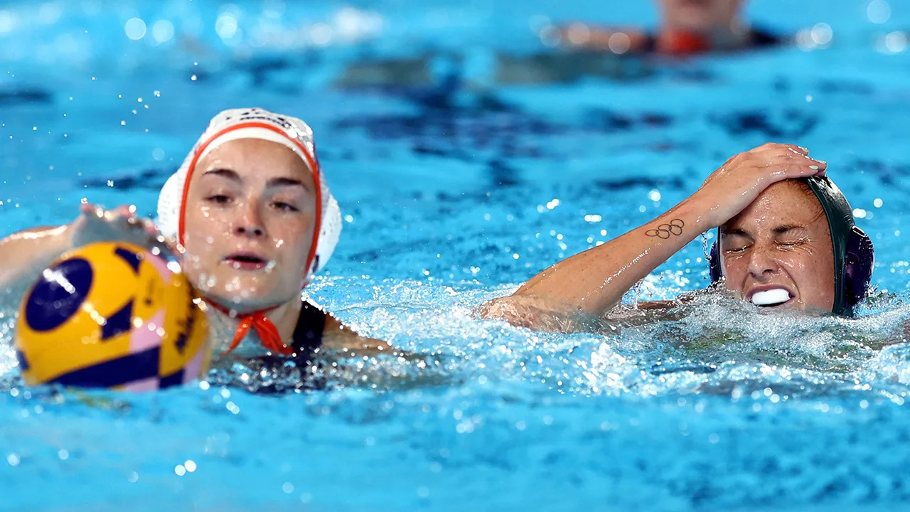 Waterpolosters ondanks puntenverlies gekwalificeerd voor kwartfinales