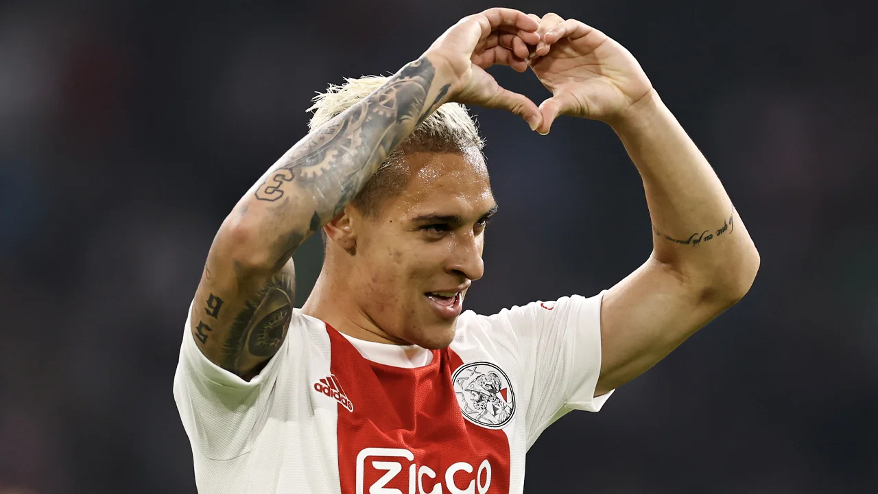 'Ajax verhoogt minimale vraagprijs voor Antony'