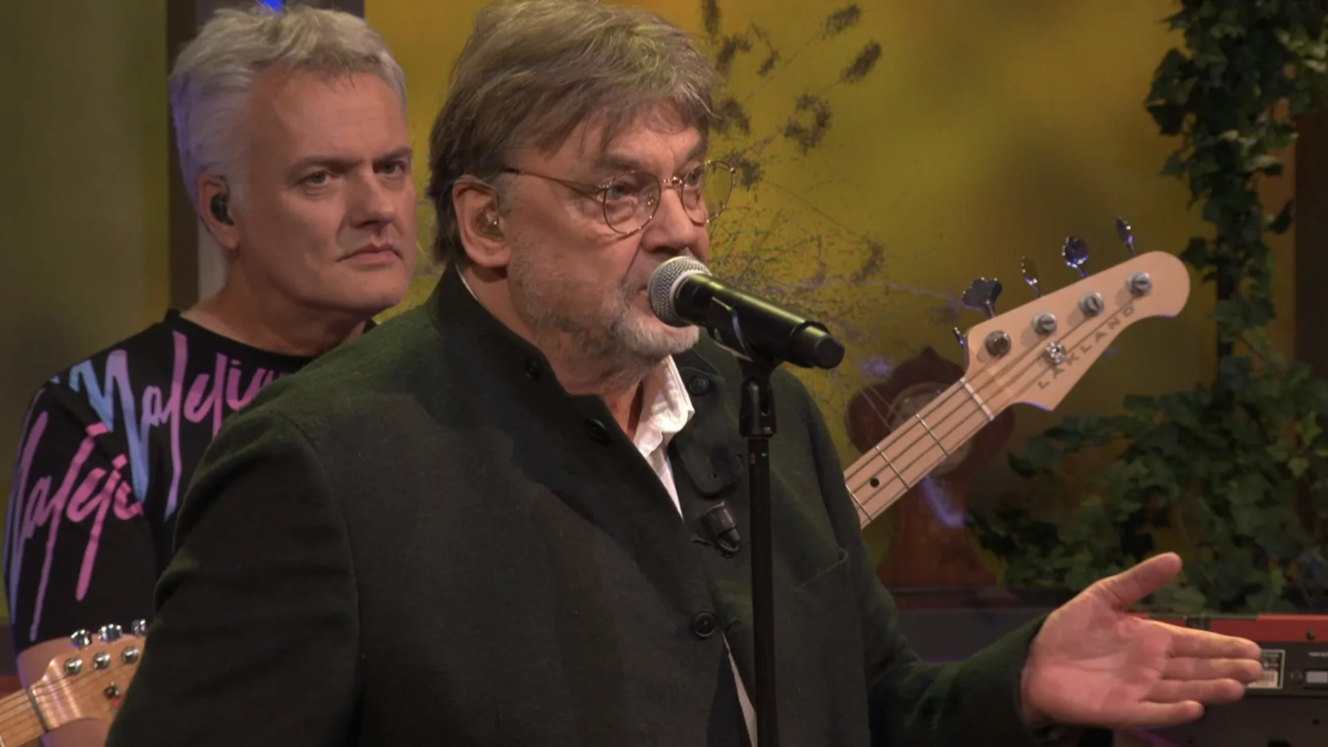 Henk Westbroek klapt uit school over Songfestival: 'Alles is corrupt!'