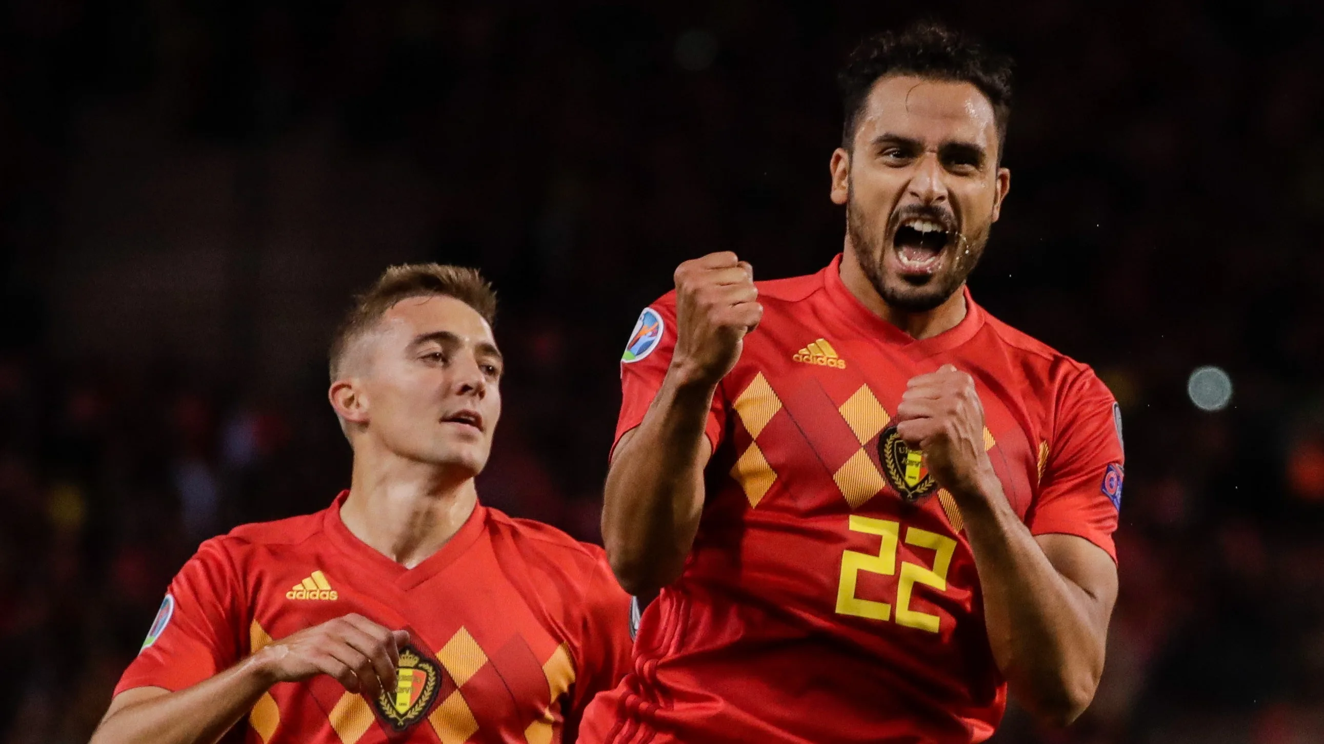 International Chadli helpt Standard Luik met investering