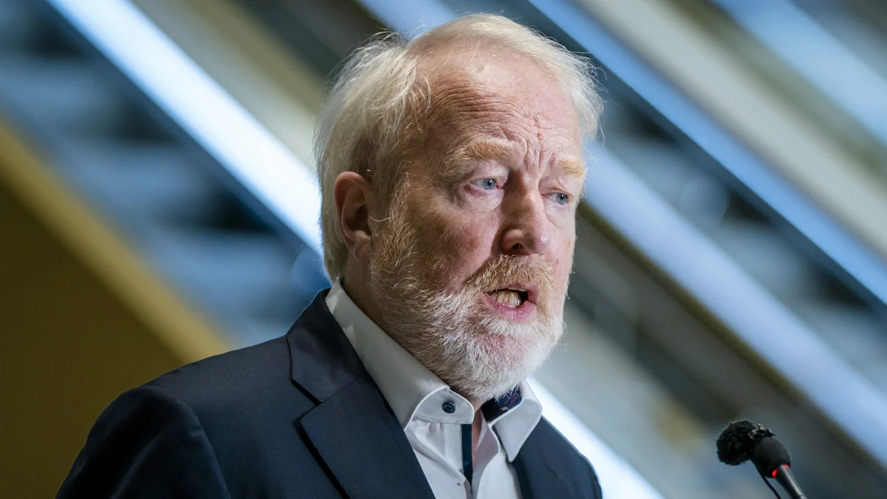 'Ook OMT-voorzitter Jaap van Dissel gebruikte privémail voor werk'