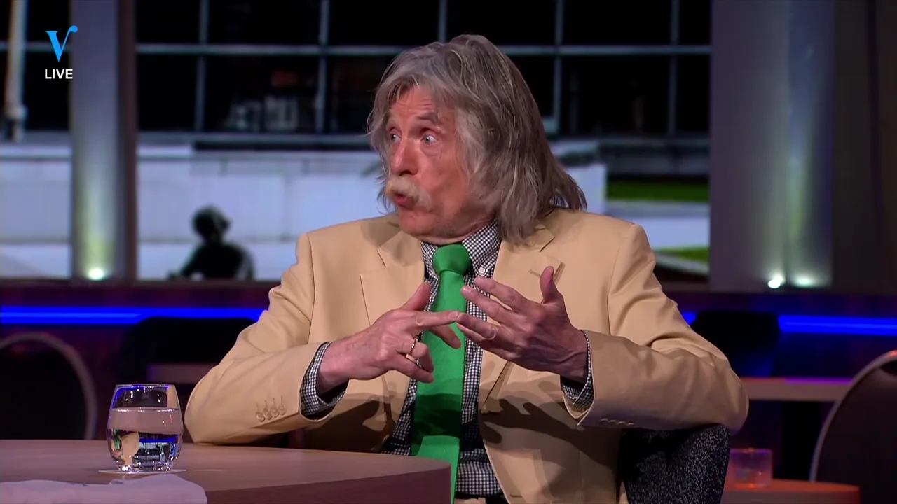 Johan niet te spreken over KNVB: 'Hij zit de hele dag onder zijn bureau'