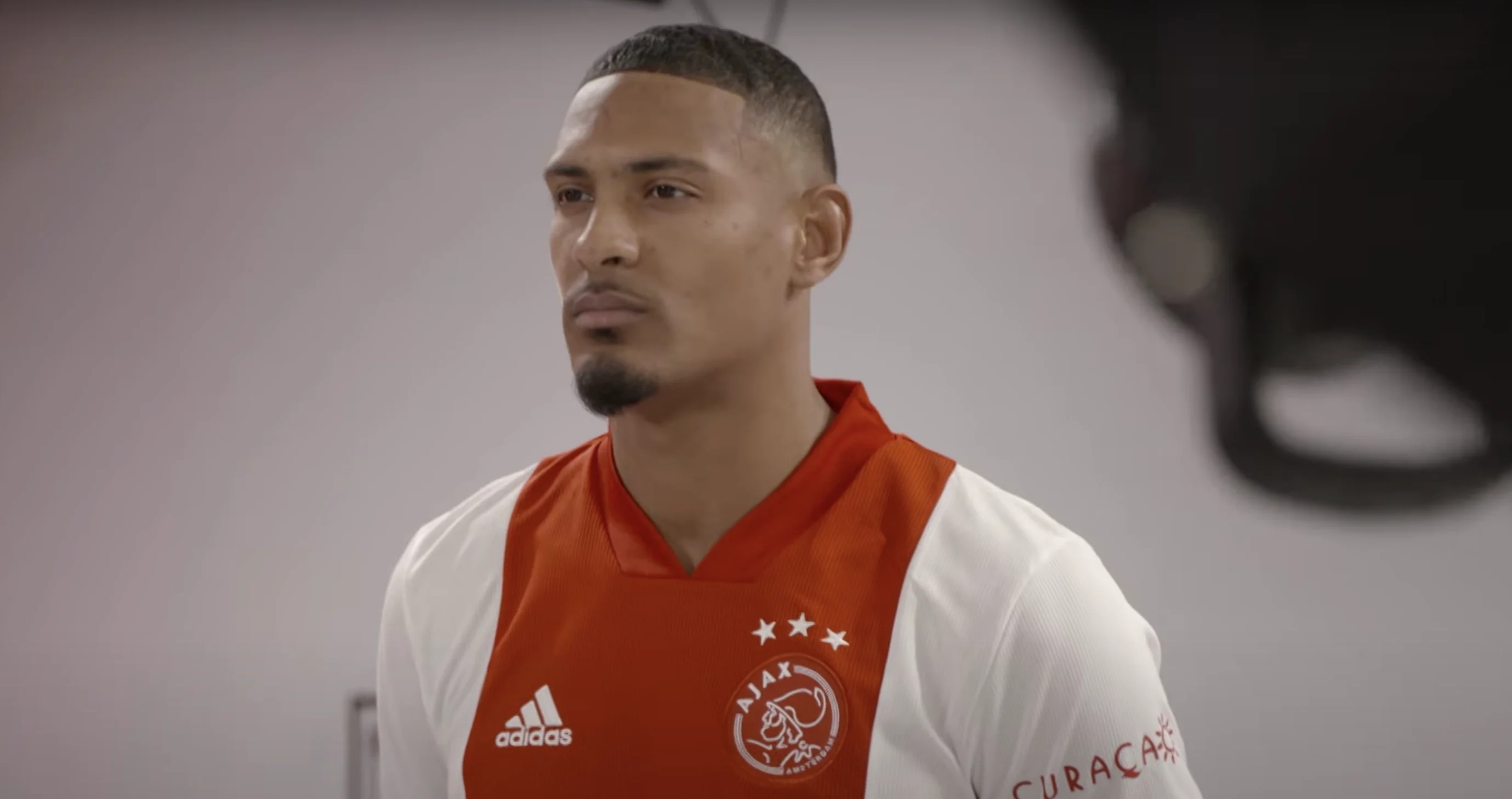 Ajax bevestigt transfer Haller