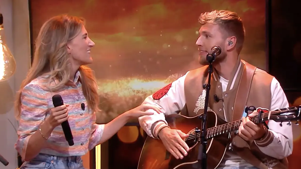 Video: Suzan volledig de mist in tijdens live optreden in Jinek: 'Schaamde me'