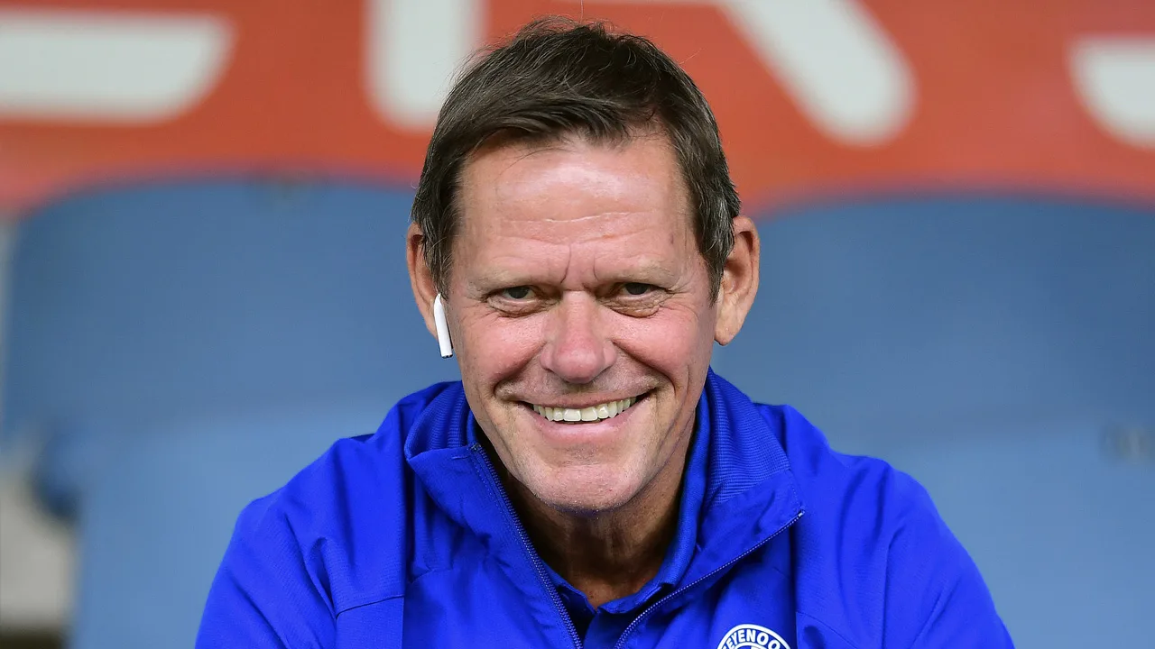 ‘Feyenoord wil voormalig Ajax-middenvelder naar Rotterdam halen’