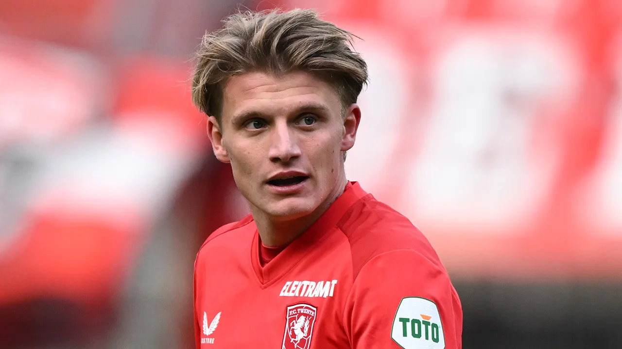 Officieel: Feyenoord meldt komst van recordaankoop Sem Steijn