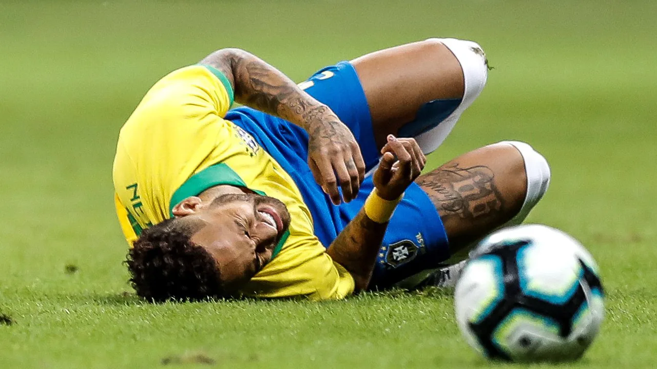 Enkelblessure Neymar valt mee