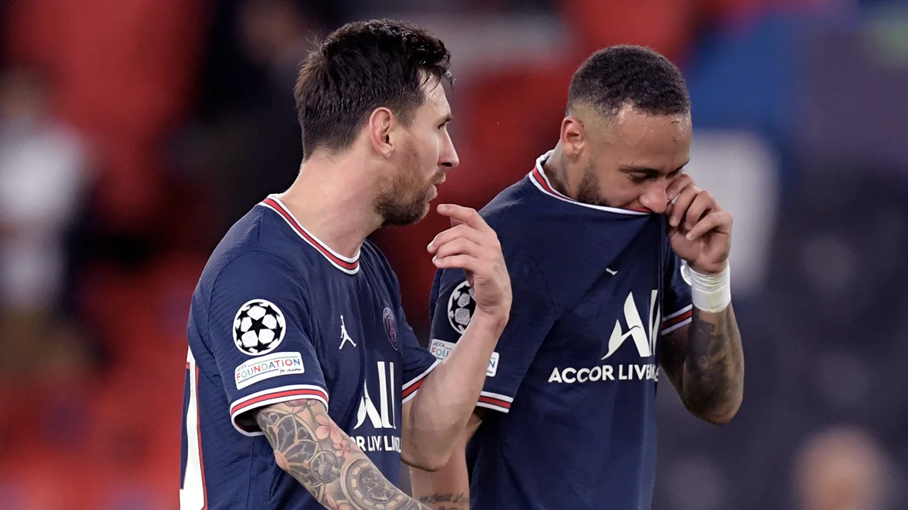 'PSG-selectie ergert zich kapot aan sterallures Neymar en Messi'
