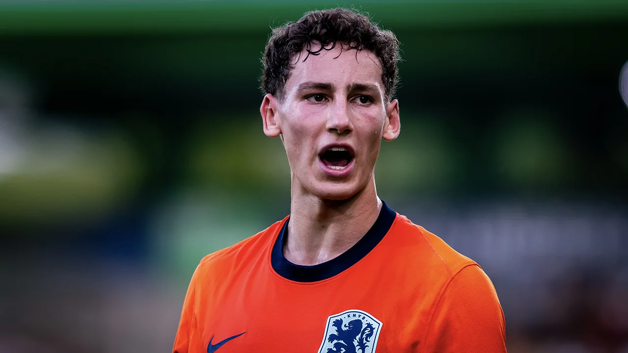 'Ruben van Bommel speelt zich in de kijker: AZ ontvangt bod van 15 miljoen euro'