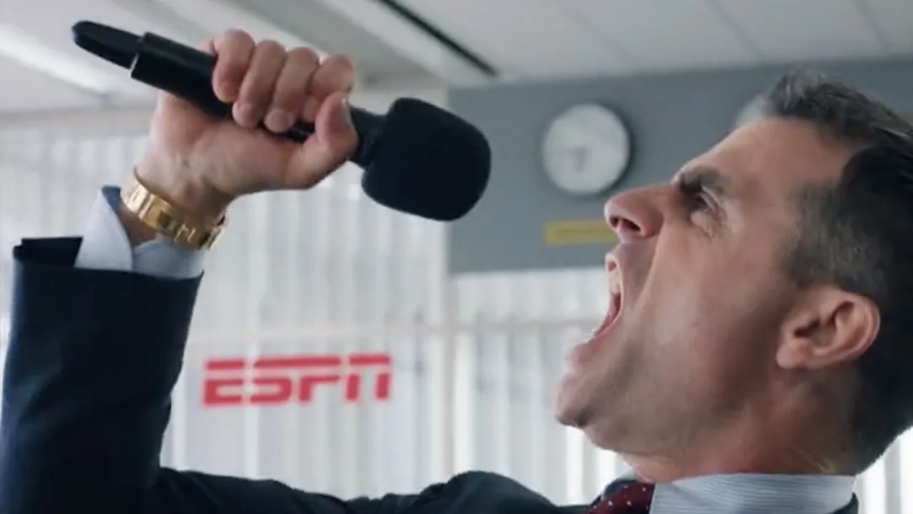 Kenneth Pérez schittert als 'The Wolf of Wall Street' in ESPN-commercial 