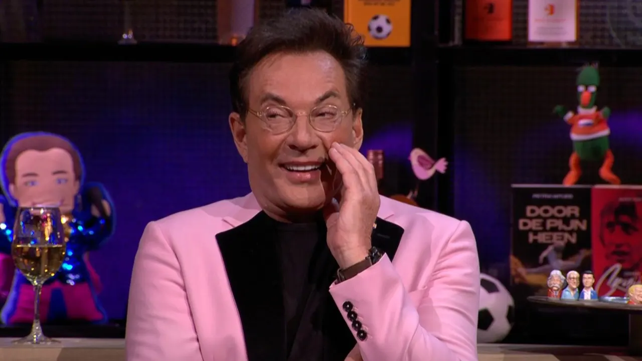 Gerard Joling vrijdagavond aan de bar bij Vandaag Inside!