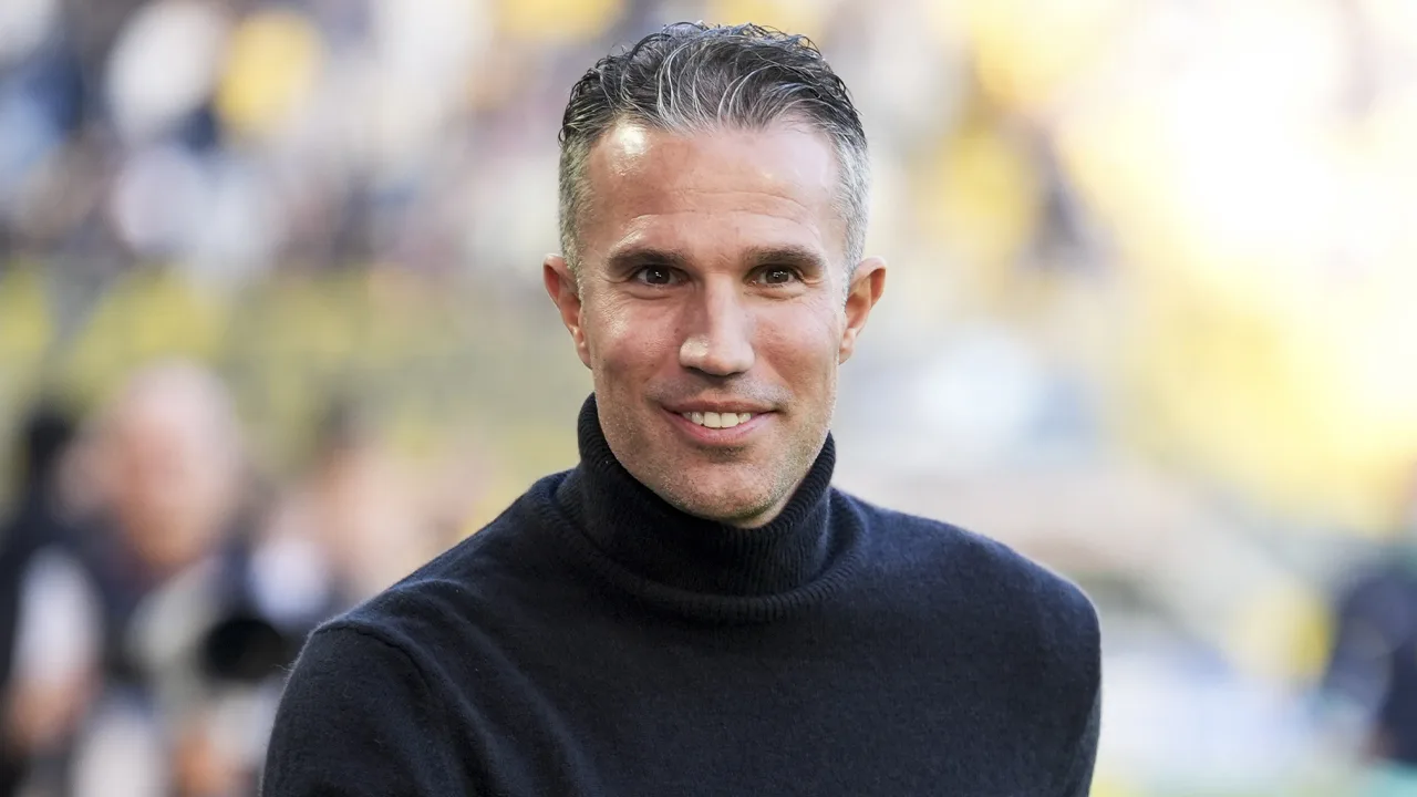 Waarom Robin van Persie voorlopig mag aanblijven als trainer van Feyenoord