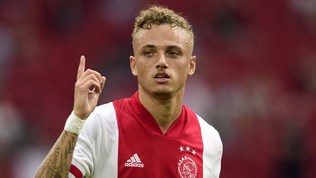 Dit bedrag moet Ajax betalen om Noa Lang terug naar Amsterdam te halen