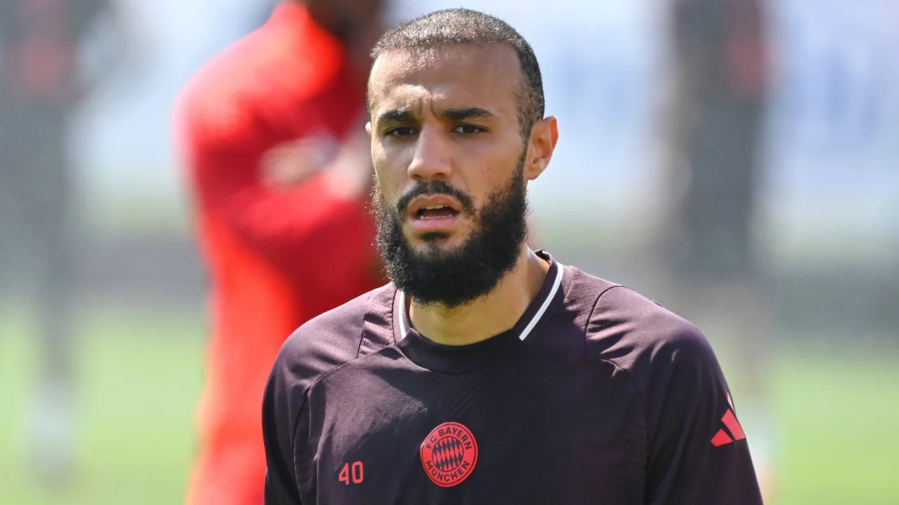 'Mazraoui vertrekt bij Bayern München en vervolgt carrière in de Premier League'