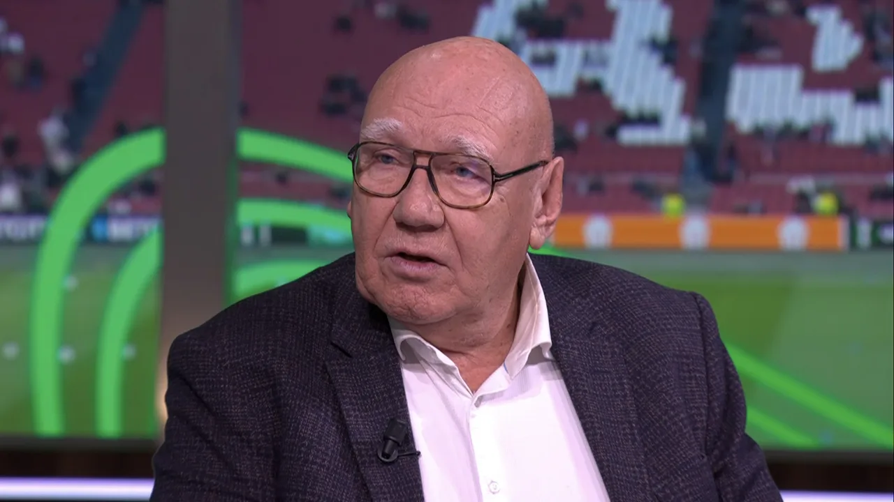 Kees verrast door niveau van Ajax tegen Utrecht: 'Echt een klasseverschil'