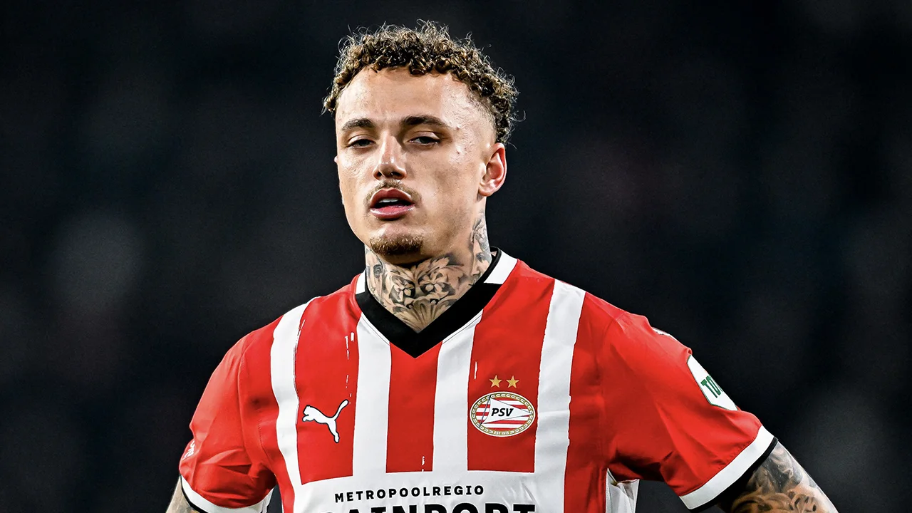 'Noa Lang dient vertrekwens in; leegloop bij PSV'
