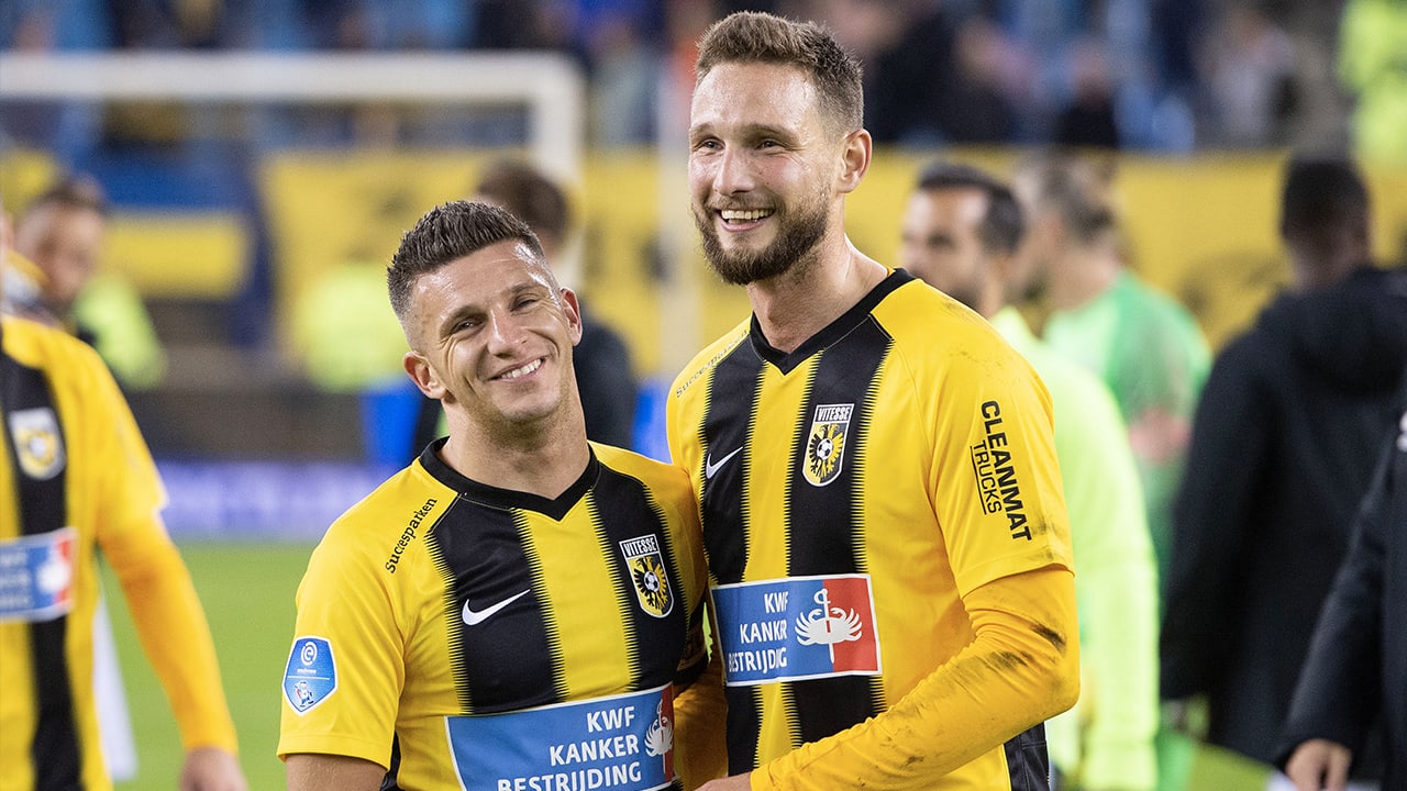 Vitesse klopt Utrecht na blunder doelman Paes