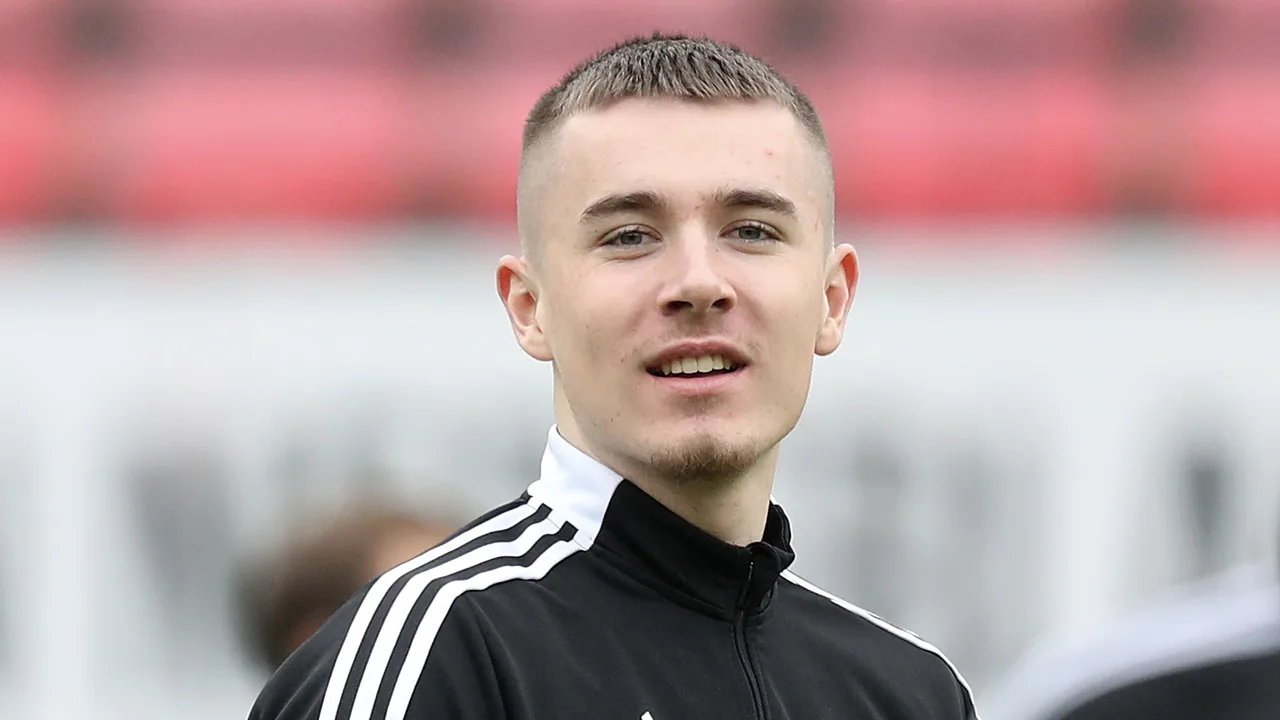 Feyenoord wint ruim (6-2) van Vitesse dankzij Dessers en Wålemark