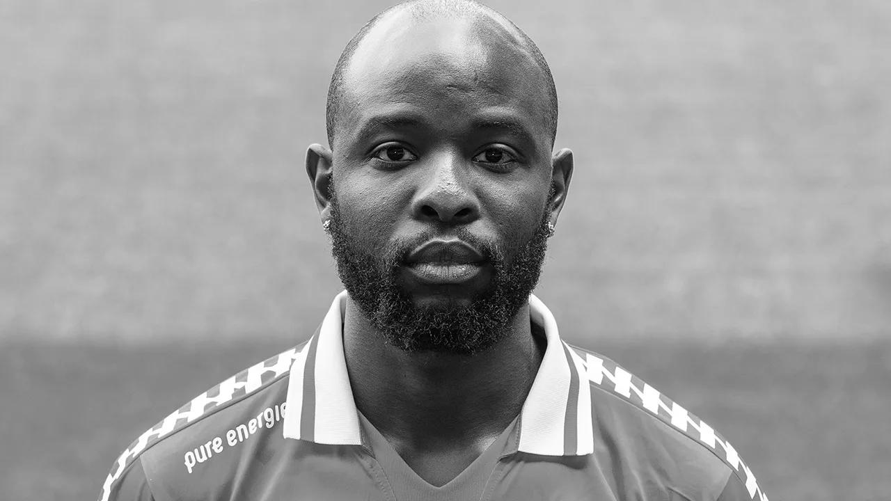 Rouwbanden en minuut stilte voor Lukoki bij Cambuur-Willem II