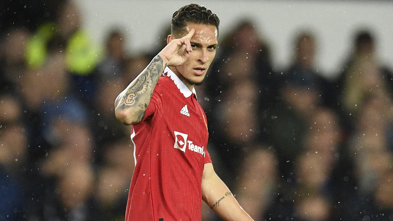 Ten Hag kritisch op gevierde ster Antony: 'Daar werkten we in Amsterdam al aan'