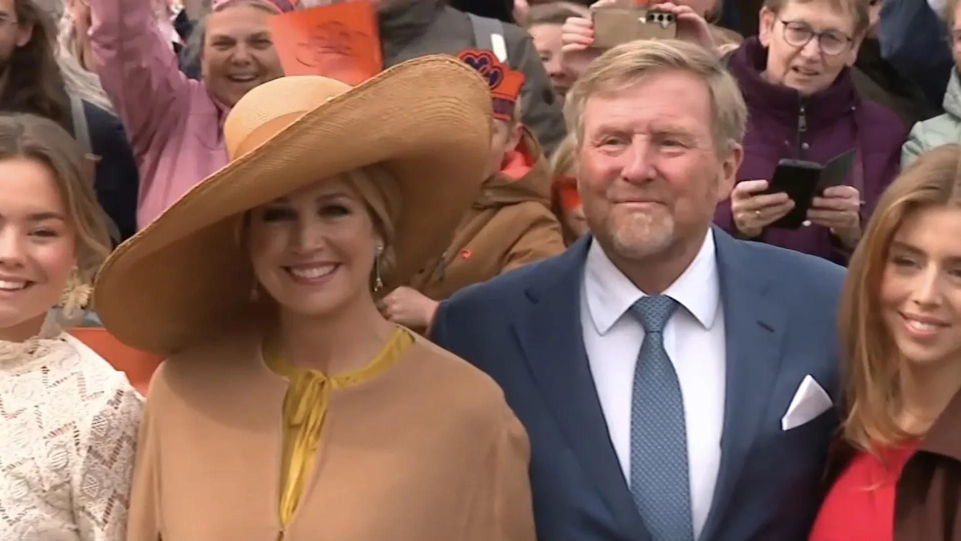 Koninklijke familie aangekomen in Dokkum voor Koningsdag