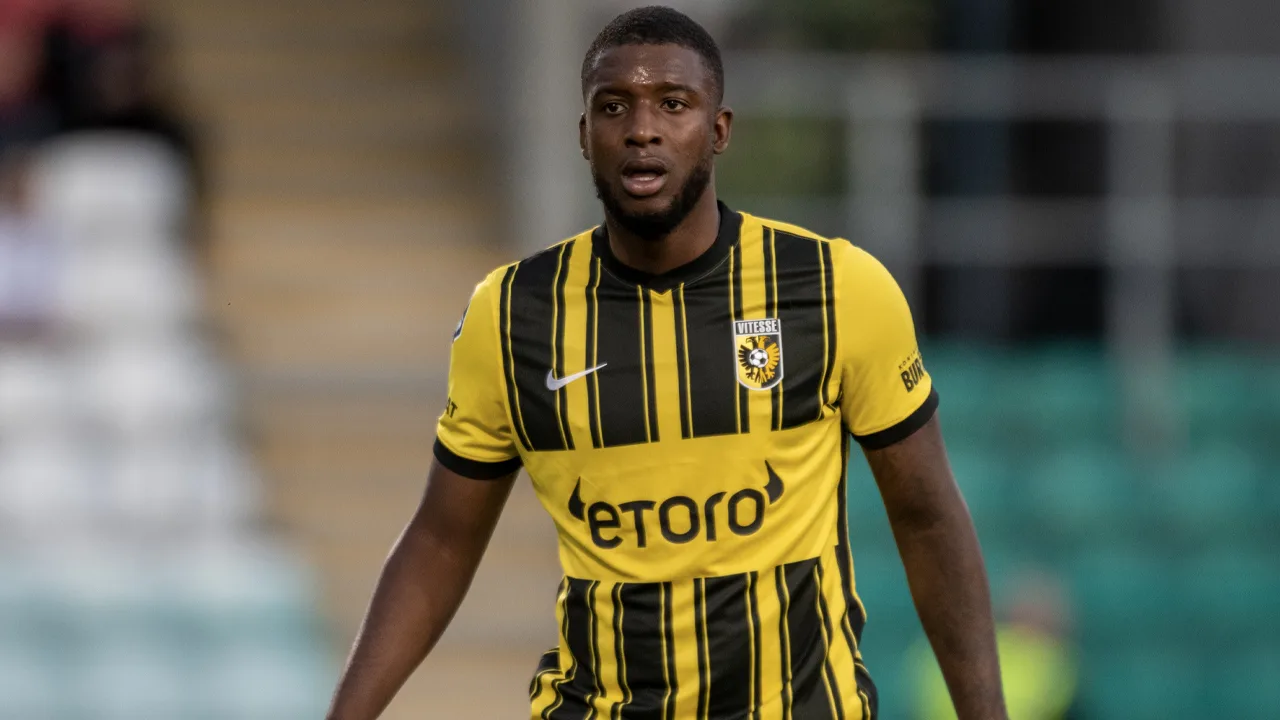 'Feyenoord schakelt door en gaat vol voor Bazoer'