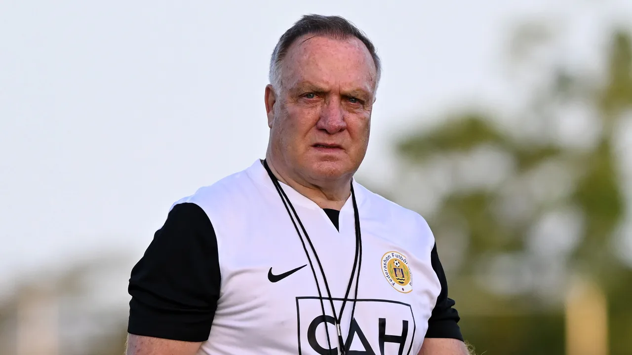 Dick Advocaat over Riechedly Bazoer: 'Dan hoeft het op een gegeven moment niet meer!'