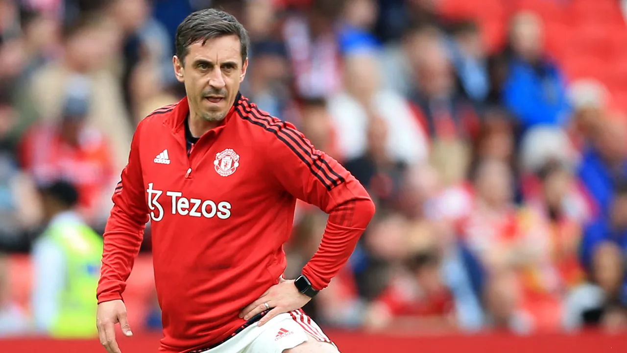 Gary Neville maakt Man Utd met de grond gelijk: 'Gênant als Chelsea strijd om De Jong wint'