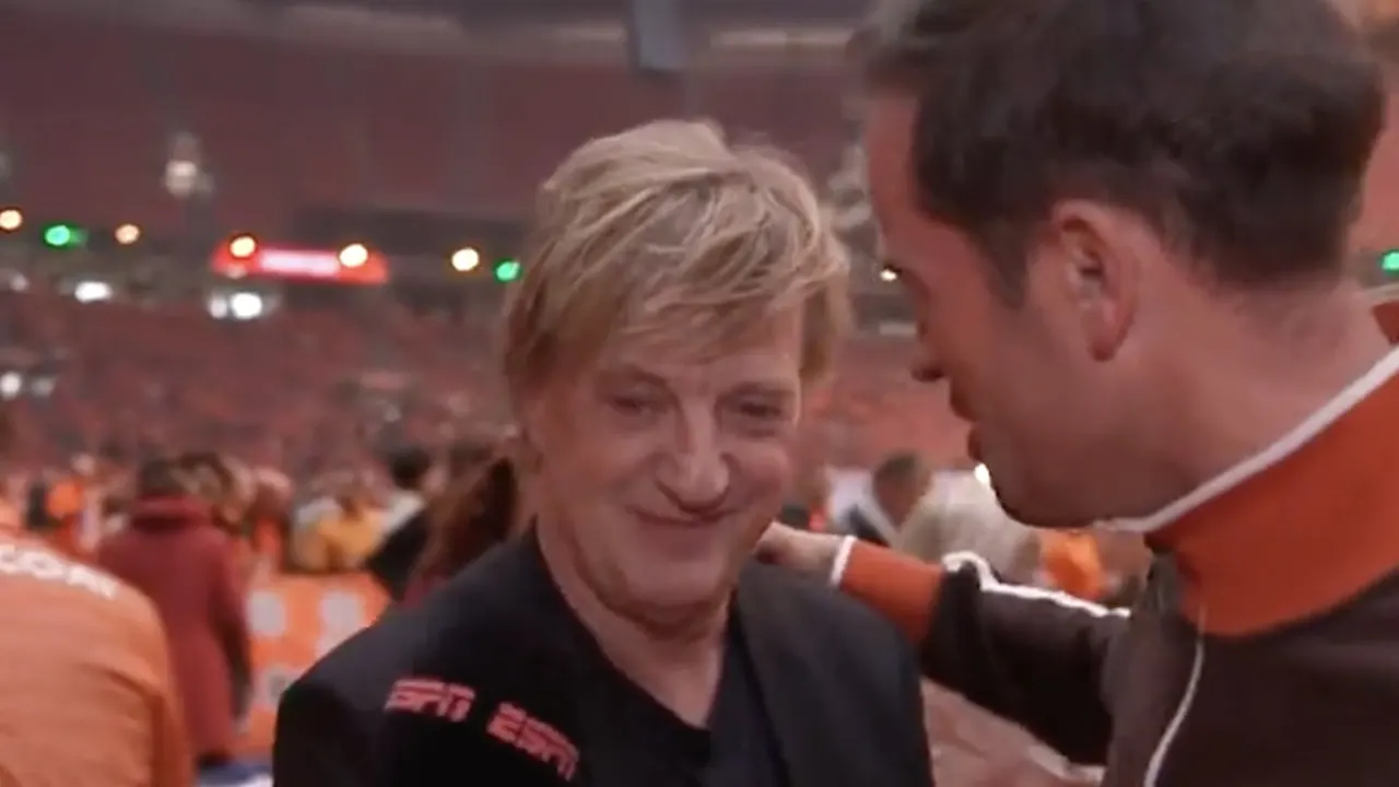 Bas Nijhuis trekt Wim Kieft voor de camera: 'Ik wil hier niks mee te maken hebben!'