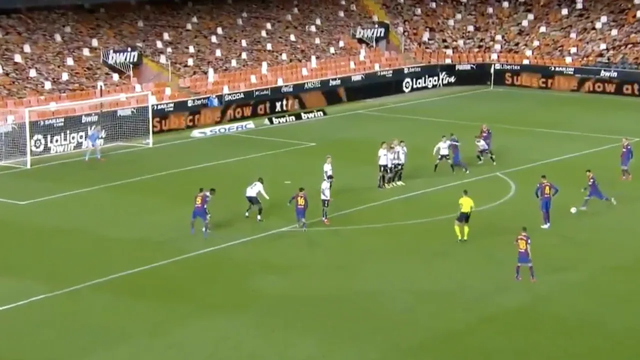 VIDEOGOAL: Messi scoort met weergaloze vrije trap tegen Cillessen