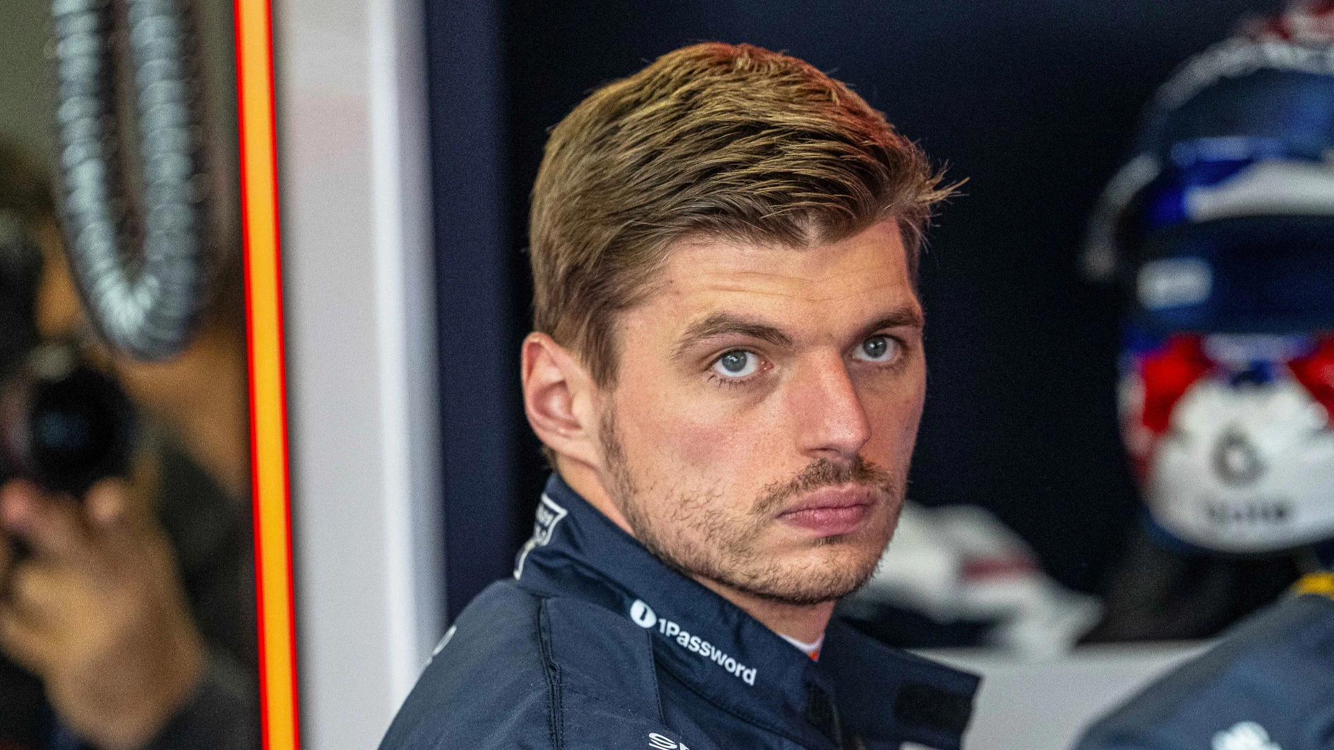 Max Verstappen valt in slotfase uit bij Grand Prix Groot-Brittannië