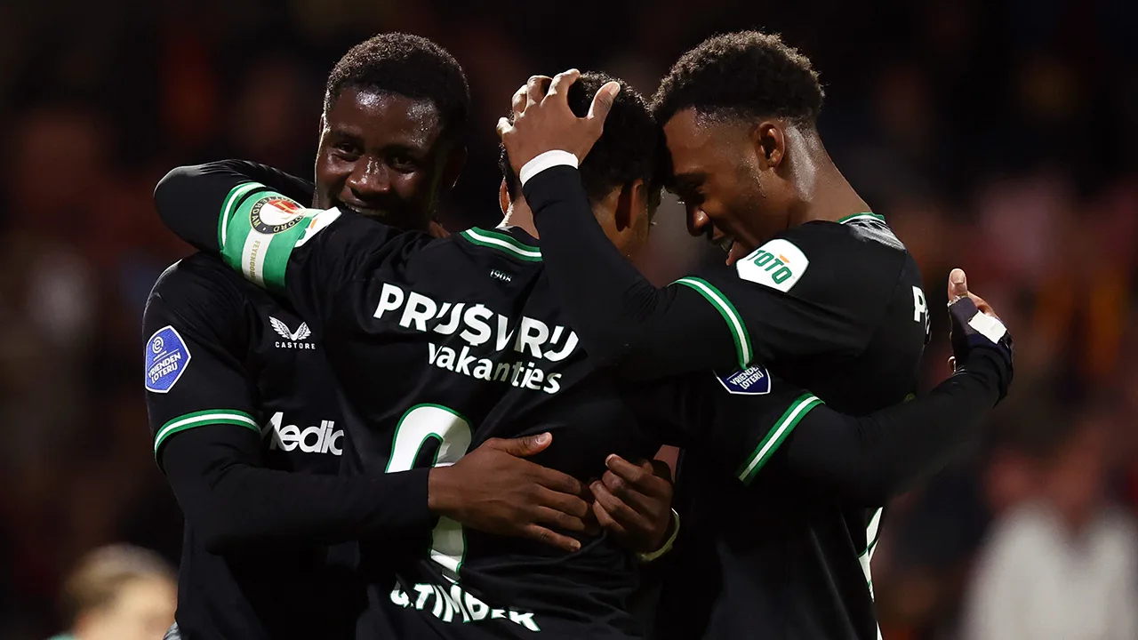 Dominant Feyenoord boekt ruime zege op Go Ahead Eagles