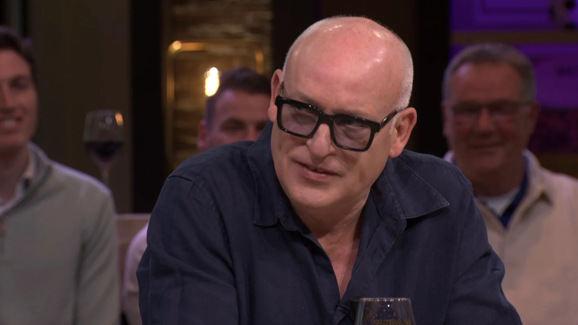 René: 'Ook mijn hond begint nu te kotsen als hij op tv is'