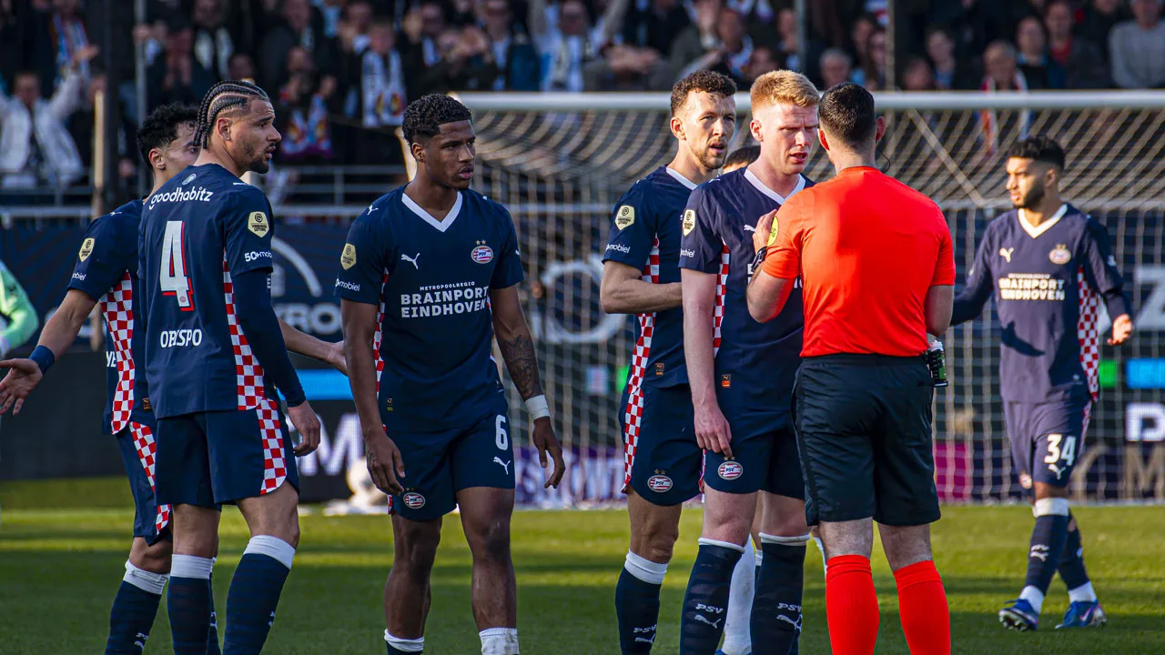  PSV verliest opnieuw van Telstar en kan landstitel ook in volgende duel nog niet binnenhalen