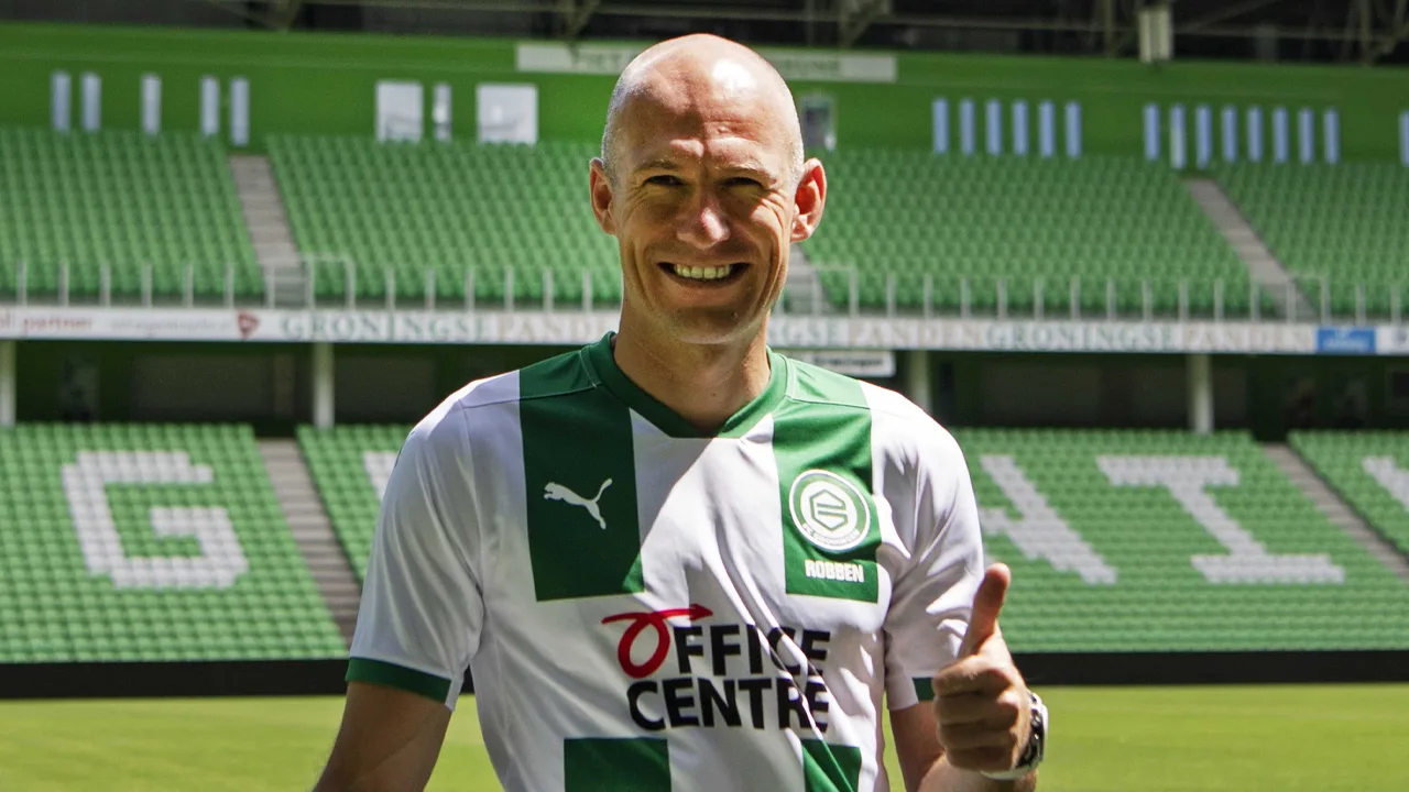 Basisplaats voor Arjen Robben bij Groningen tegen Emmen
