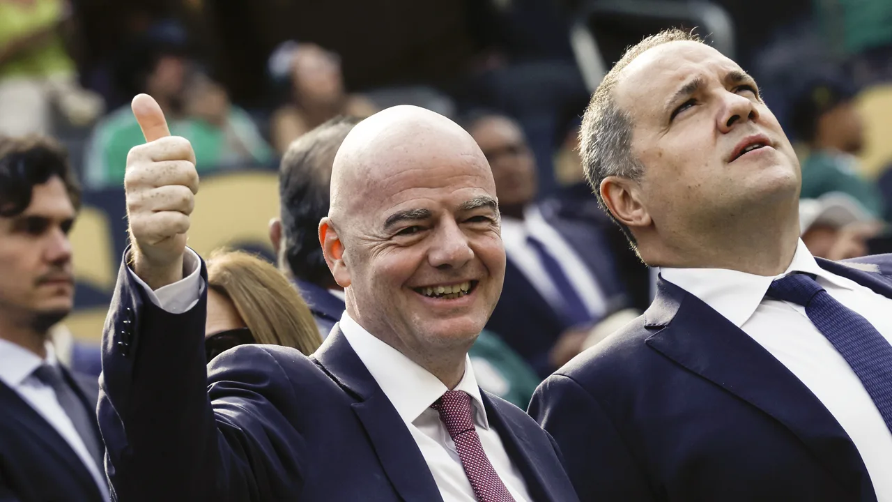Infantino bevestigt: Saudi-Arabië organiseert WK voetbal van 2034