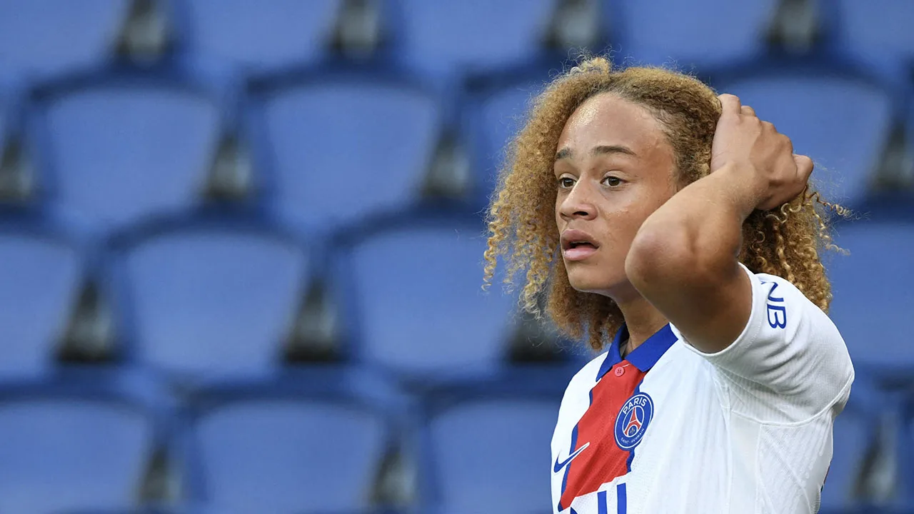 Xavi Simons teruggezet naar PSG-O19