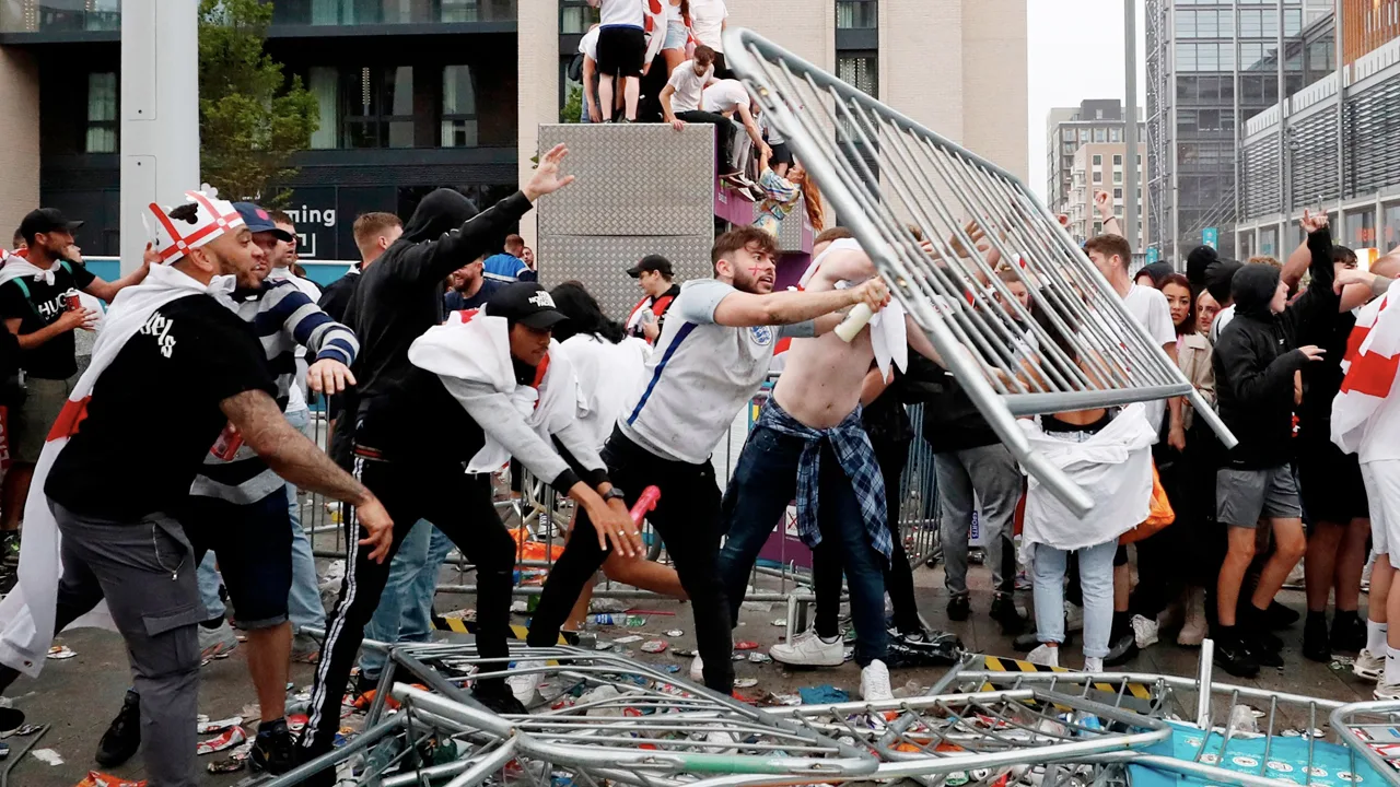 'Engeland ontsnapte voor finale EK voetbal aan ramp'