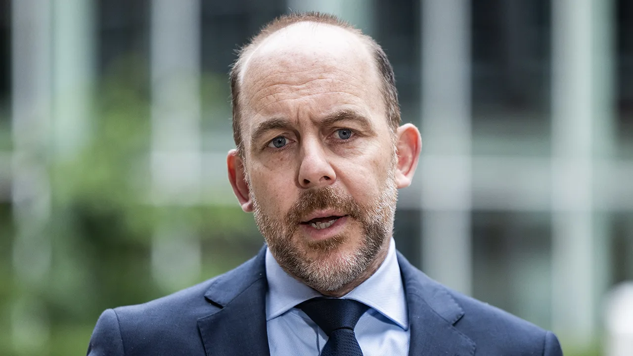 Minister Bart van den Brink neemt volgende stap tegen asielweigergemeenten